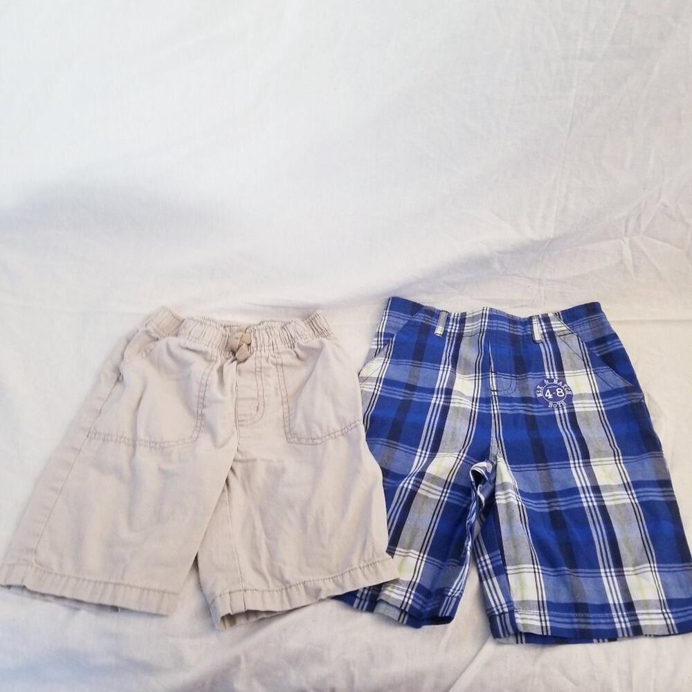 Shorts bundle of 2 boys size 5 One new pair